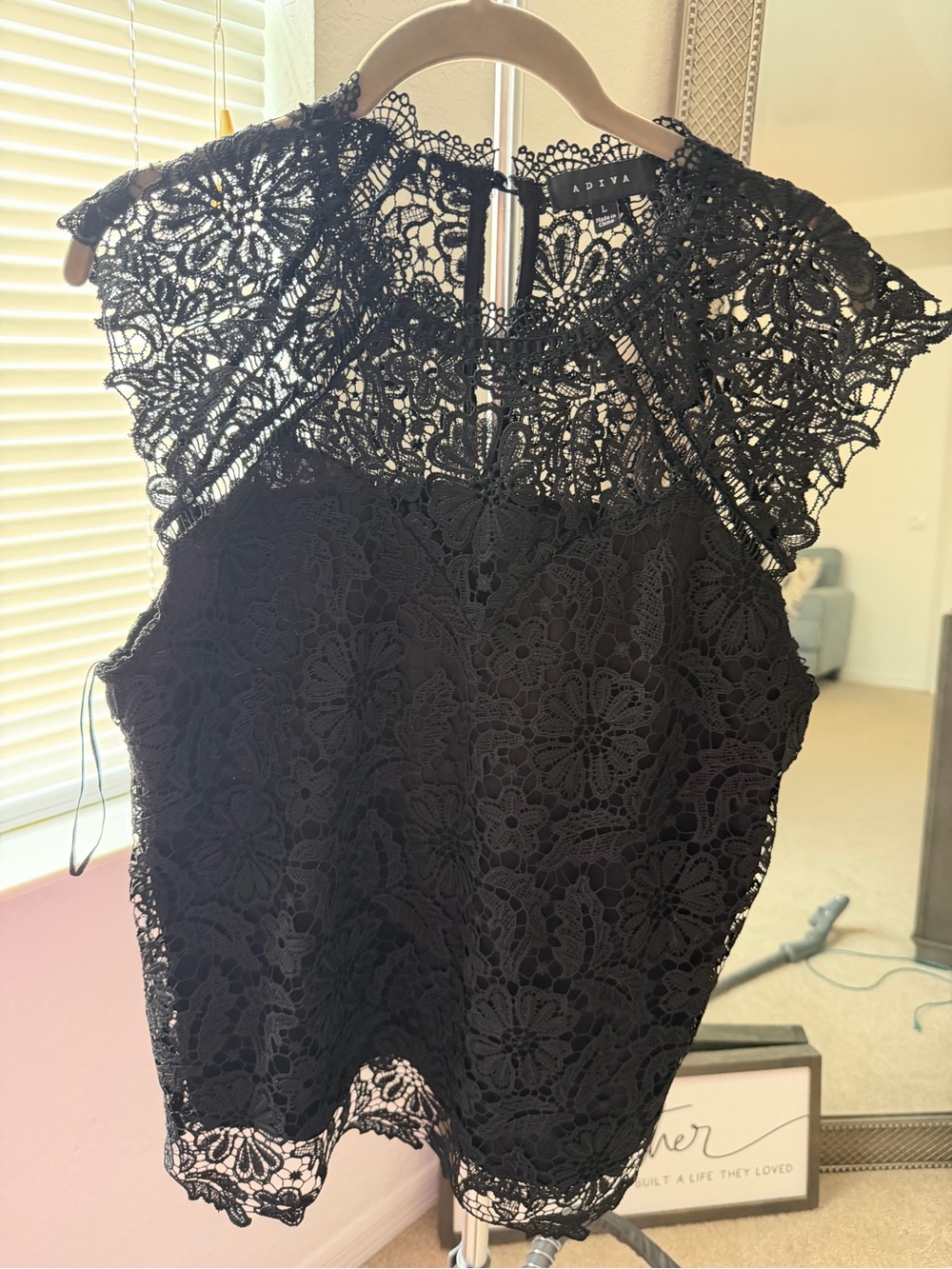 Adiva Black Floral Lace Shell